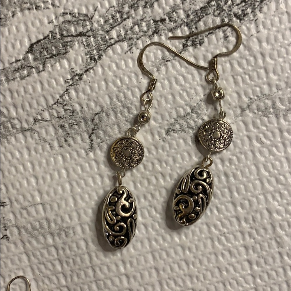 Handmade E A R R I N G•✨✨ - Picture 2 of 3